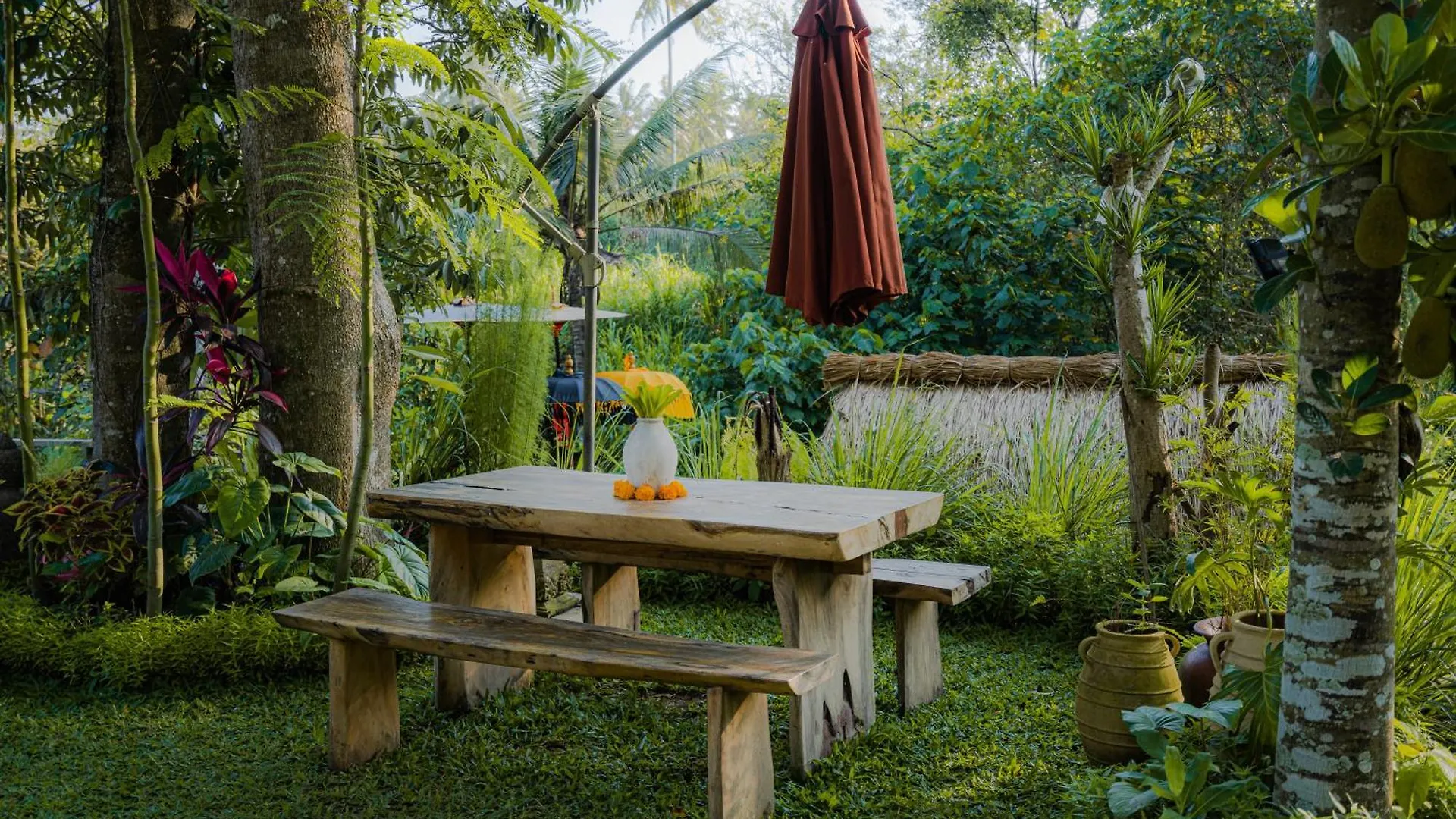 Tropical Traditional Indonesian Wooden Cottage In Ubud Chalet