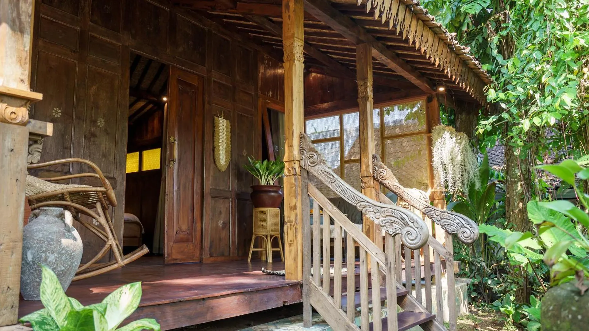 Tropical Traditional Indonesian Wooden Cottage In Ubud Chalet
